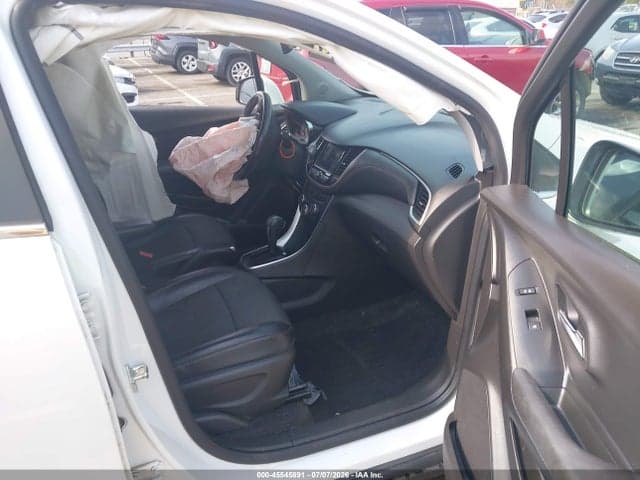 2019 CHEVROLET TRAX LT 5