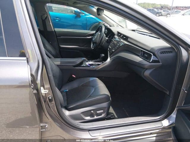 2020 TOYOTA CAMRY XSE 5
