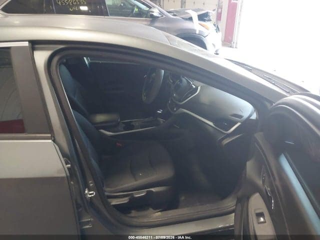 2017 CHEVROLET VOLT LT 5