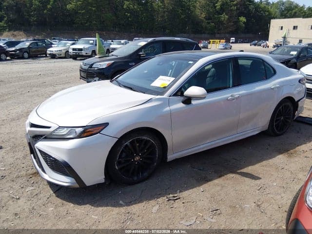 2022 TOYOTA CAMRY XSE AWD 2