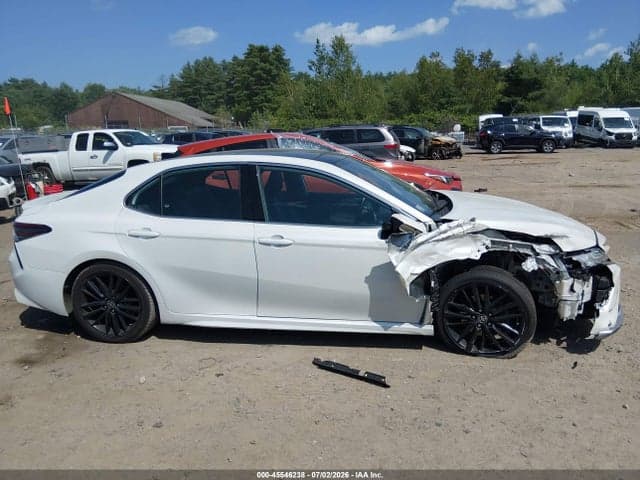 2022 TOYOTA CAMRY XSE AWD 13