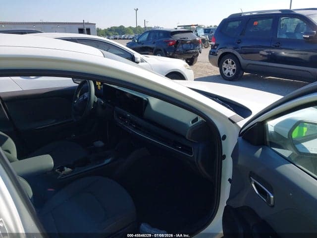 2025 KIA K4 LXS 5