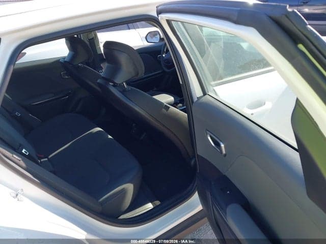 2025 KIA K4 LXS 8