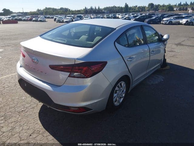 2020 HYUNDAI ELANTRA SE 4