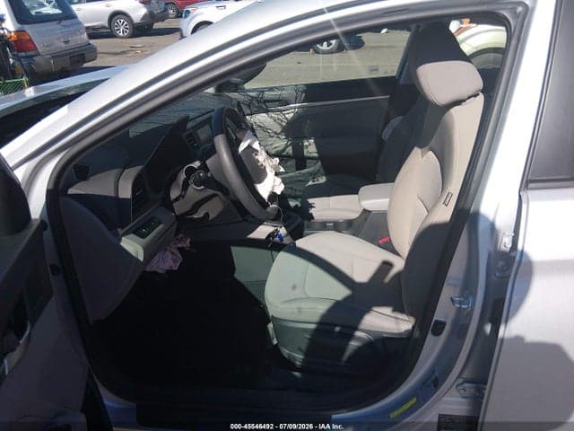 2020 HYUNDAI ELANTRA SE 5