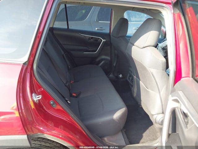 2023 TOYOTA RAV4 LE 8
