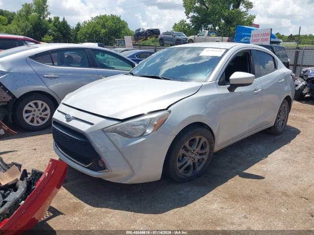 2020 TOYOTA YARIS LE 2