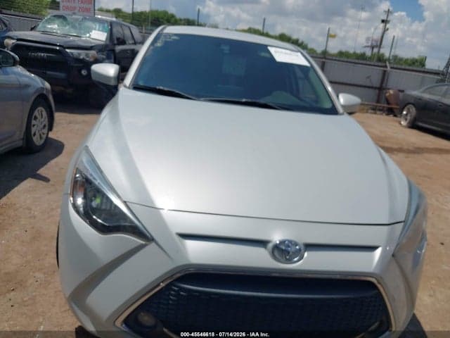 2020 TOYOTA YARIS LE 6
