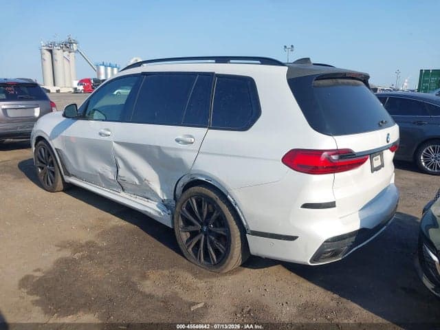 2021 BMW X7 M50I 3