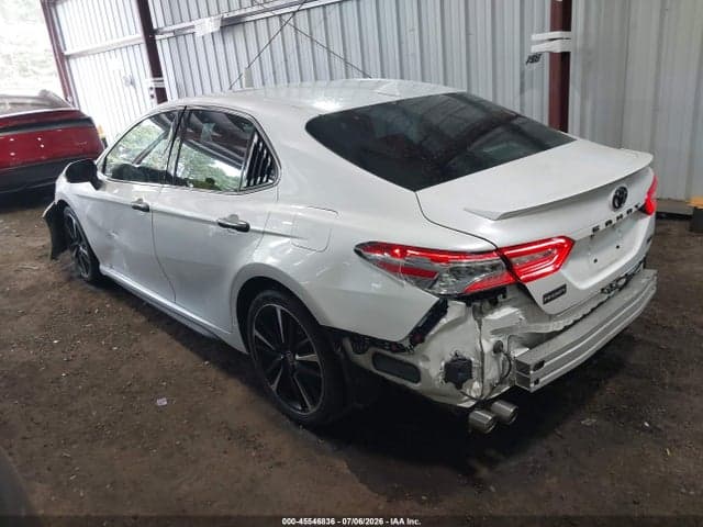 2020 TOYOTA CAMRY XSE 3