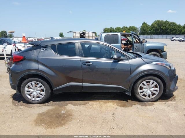 2019 TOYOTA C-HR LE 13