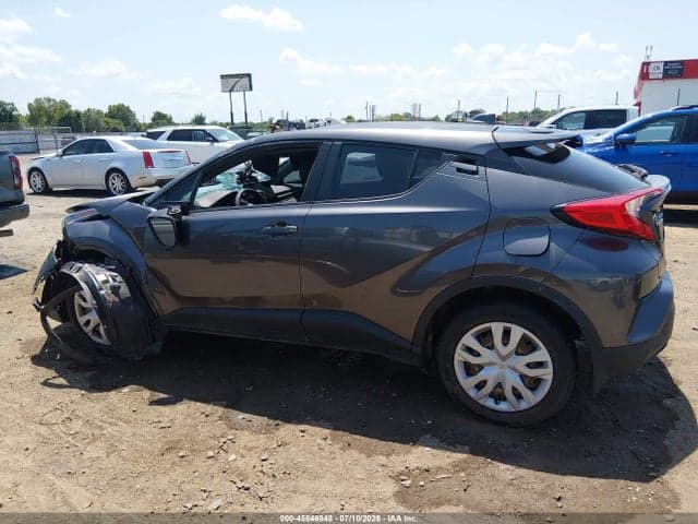 2019 TOYOTA C-HR LE 14