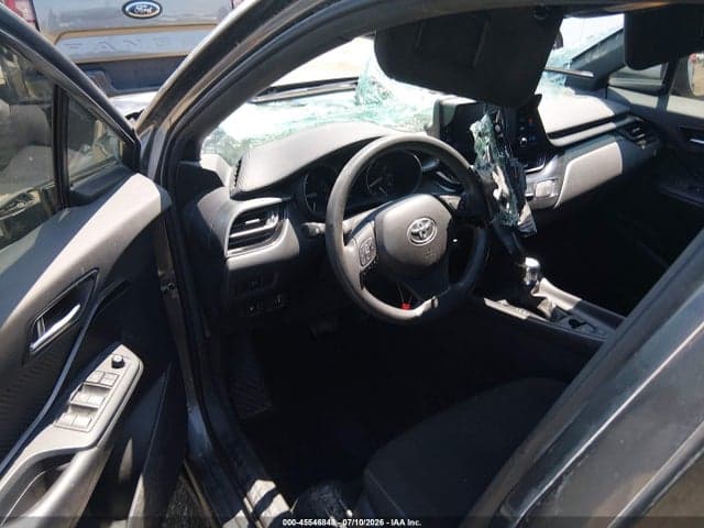 2019 TOYOTA C-HR LE 17