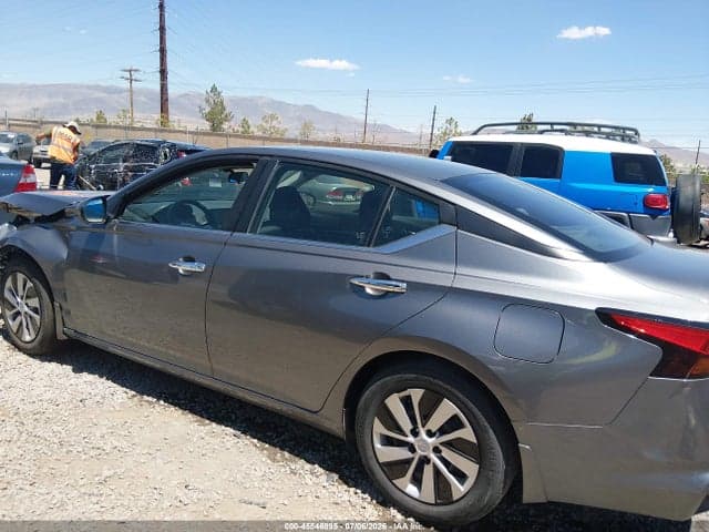 2022 NISSAN ALTIMA S FWD 13