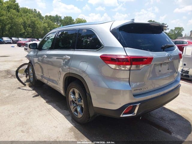2017 TOYOTA HIGHLANDER LIMITED PLATINUM 3
