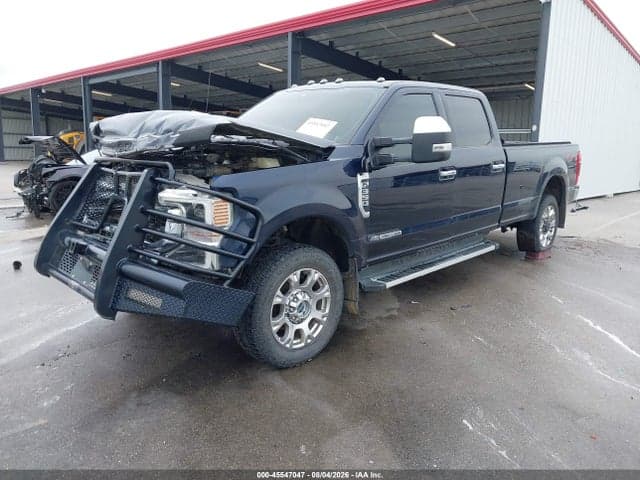 2022 FORD F-350 LARIAT 2