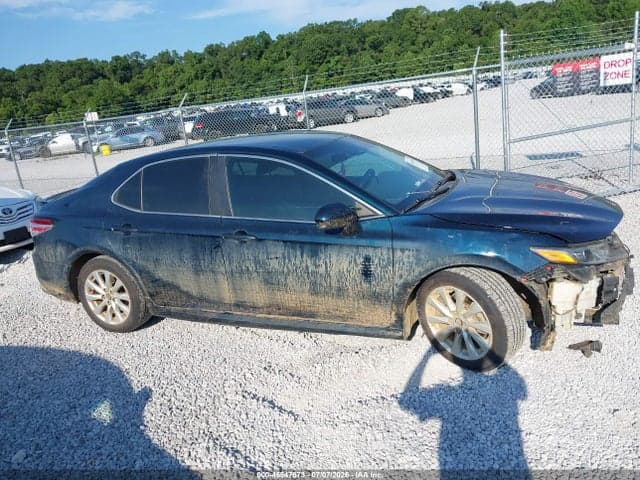 2018 TOYOTA CAMRY LE 13