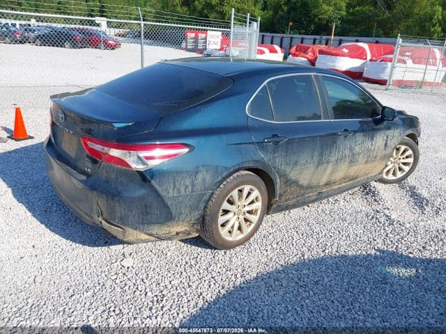 2018 TOYOTA CAMRY LE 4