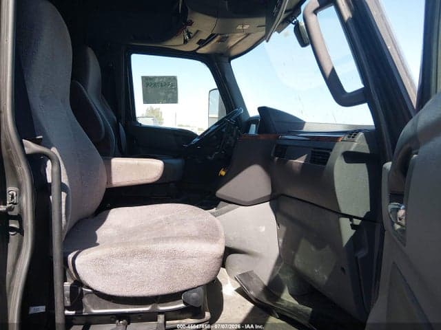 2020 INTERNATIONAL LT 7