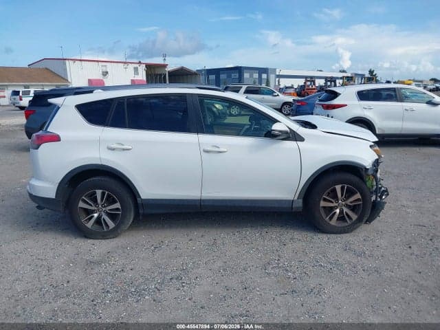 2018 TOYOTA RAV4 XLE 14