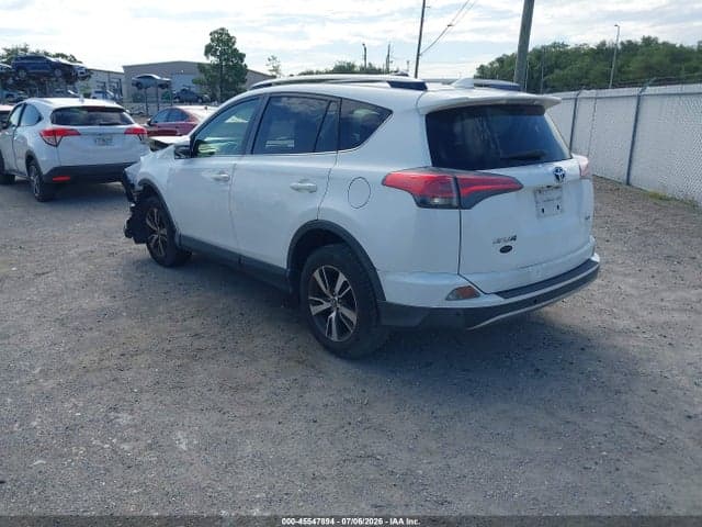 2018 TOYOTA RAV4 XLE 3