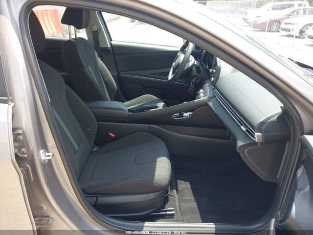 2023 HYUNDAI ELANTRA SE 5