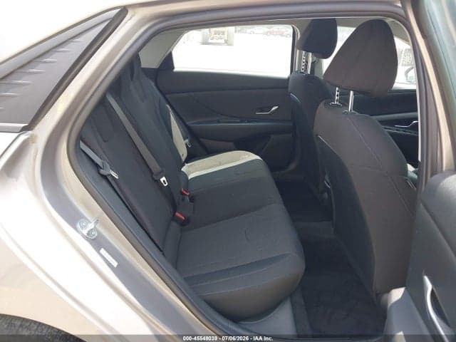 2023 HYUNDAI ELANTRA SE 8