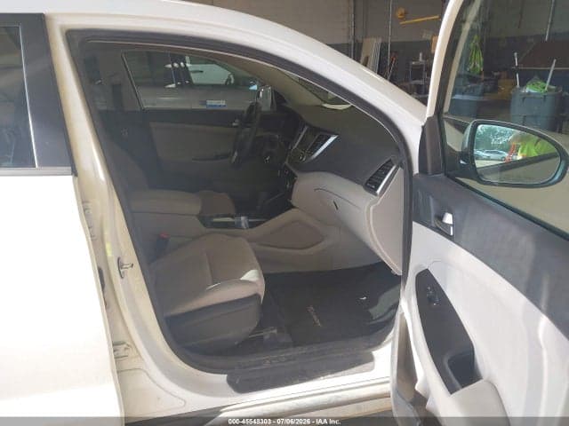 2018 HYUNDAI TUCSON SE 5