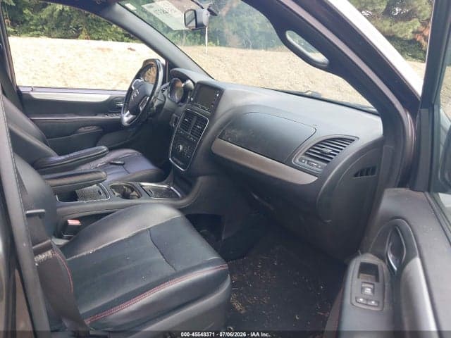2017 DODGE GRAND CARAVAN GT 5