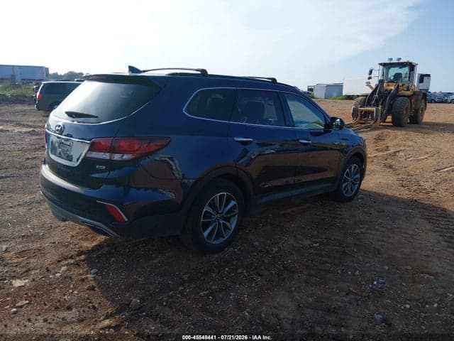2017 HYUNDAI SANTA FE SE 4