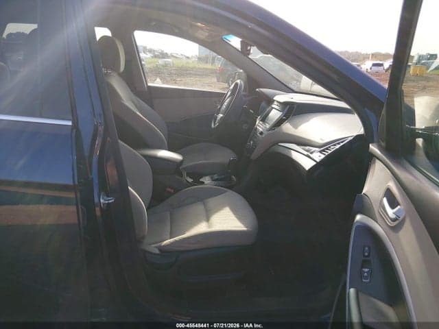 2017 HYUNDAI SANTA FE SE 5