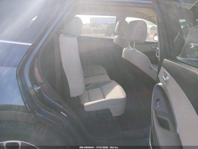 2017 HYUNDAI SANTA FE SE 8