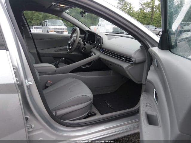 2021 HYUNDAI ELANTRA SE 5