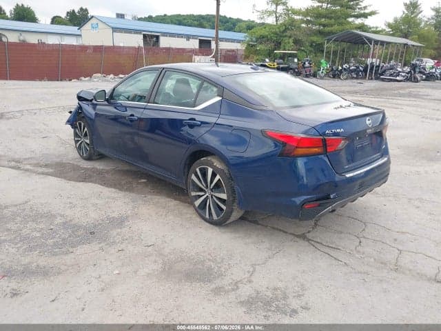 2021 NISSAN ALTIMA SR INTELLIGENT AWD 3
