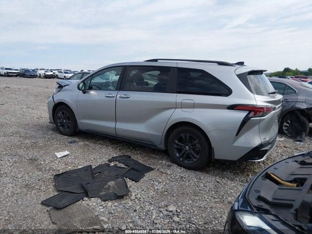 2025 TOYOTA SIENNA XSE 3