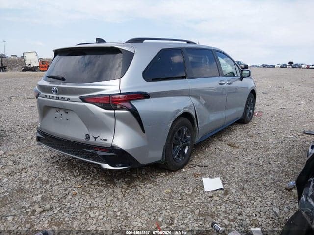 2025 TOYOTA SIENNA XSE 4