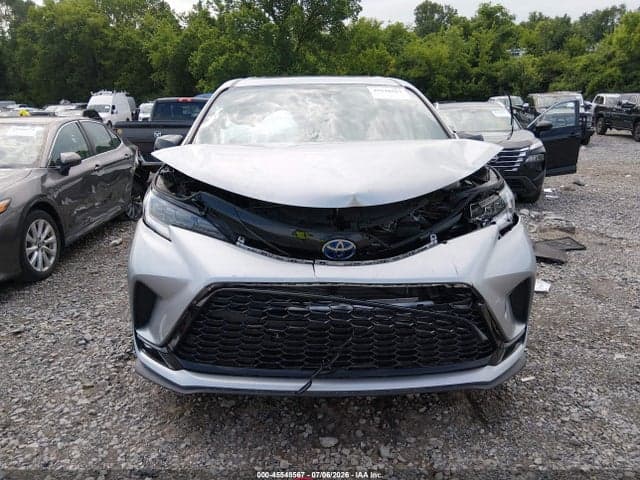 2025 TOYOTA SIENNA XSE 6