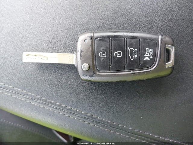 2019 HYUNDAI SANTA FE SE 11