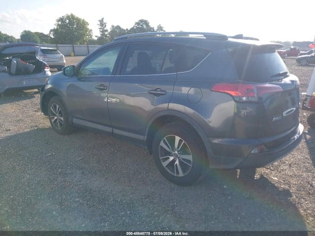 2017 TOYOTA RAV4 XLE 3