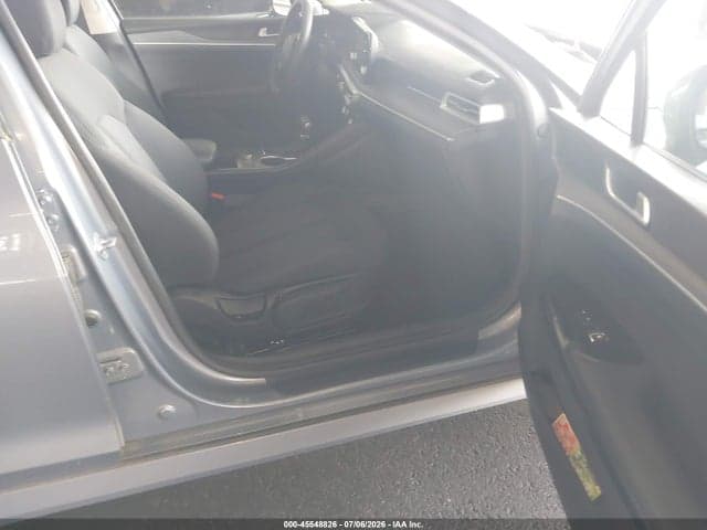 2022 KIA K5 LXS 5