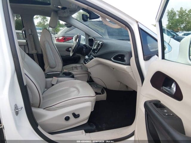 2019 CHRYSLER PACIFICA LIMITED 5