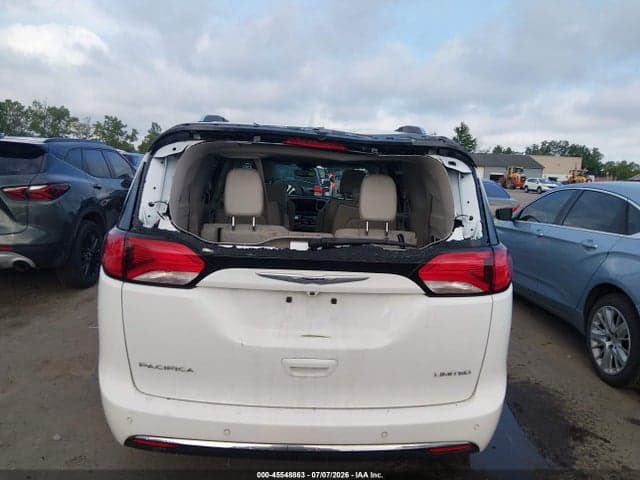 2019 CHRYSLER PACIFICA LIMITED 6