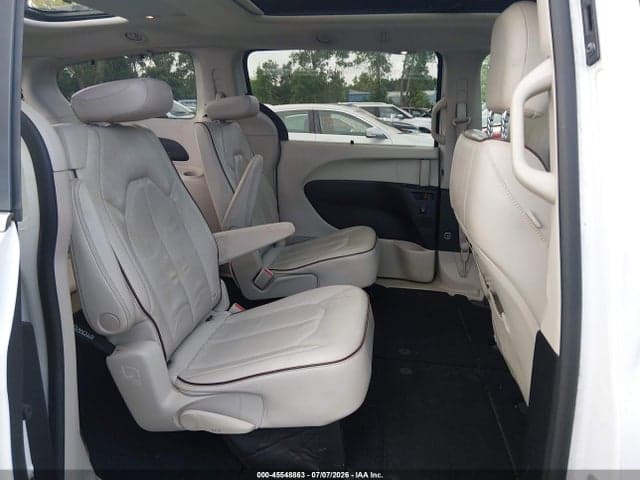 2019 CHRYSLER PACIFICA LIMITED 8
