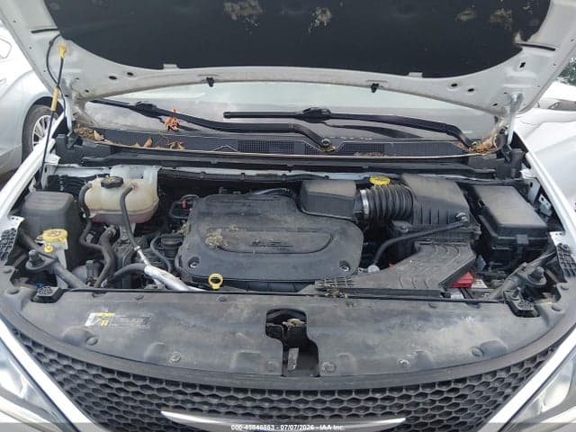 2019 CHRYSLER PACIFICA LIMITED 10