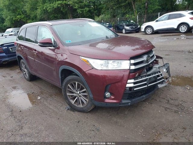 2018 TOYOTA HIGHLANDER XLE 1