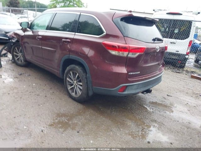 2018 TOYOTA HIGHLANDER XLE 3