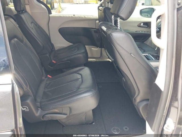 2019 CHRYSLER PACIFICA TOURING L PLUS 8