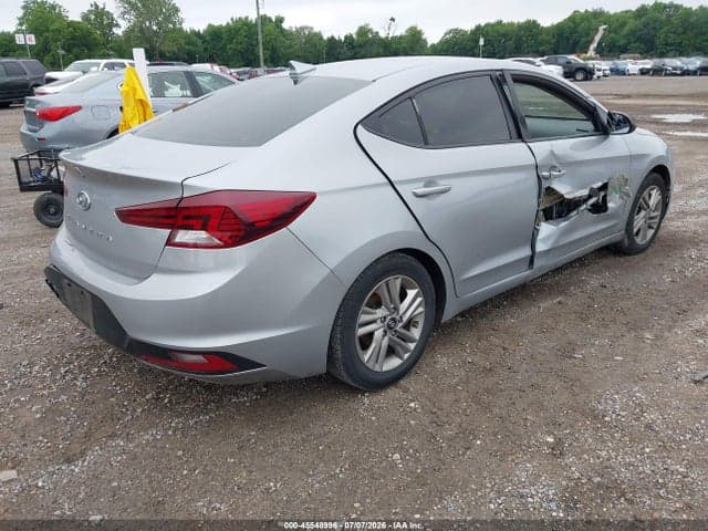 2020 HYUNDAI ELANTRA SEL 4