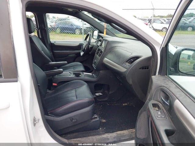 2017 DODGE GRAND CARAVAN GT 5