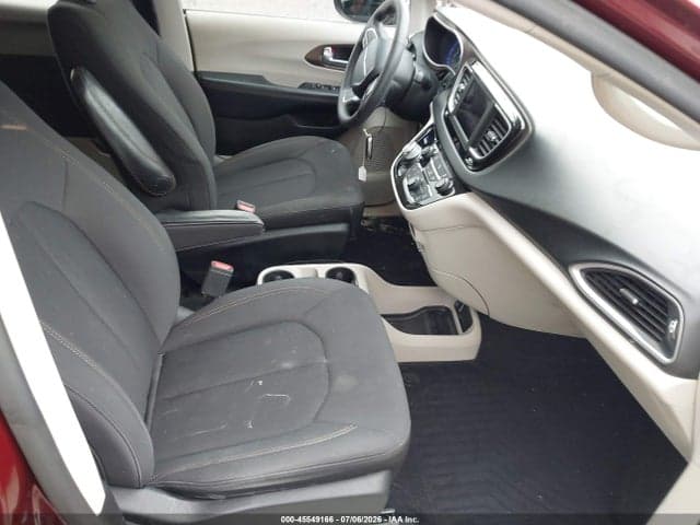 2018 CHRYSLER PACIFICA LX 5